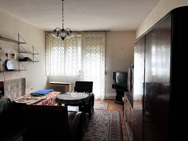 Eladó téglalakás, Zalaegerszegen 25.5 M Ft, 1+1 szobás