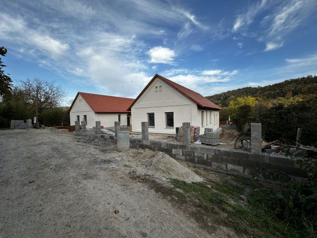 Eladó családi ház, Orfűn 115 M Ft, 4 szobás