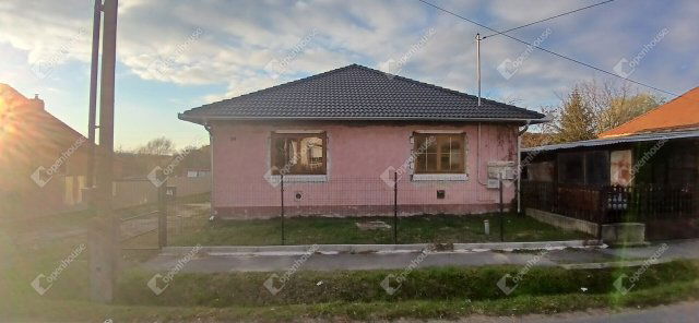 Eladó családi ház, Zalaegerszegen 76 M Ft, 3 szobás