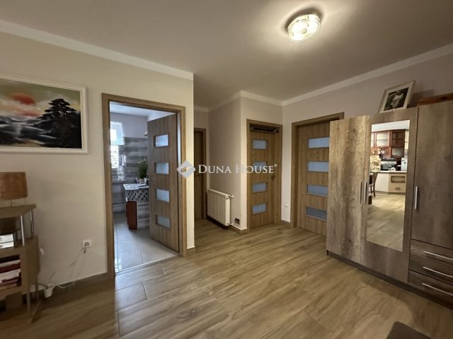 Eladó családi ház, Siójuton 107 M Ft, 4 szobás