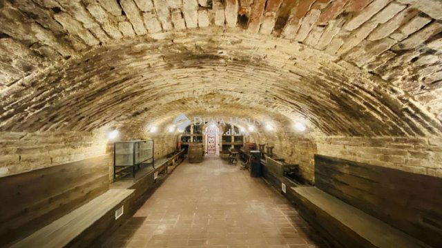 Eladó üzlethelyiség, Szentendrén 170 M Ft / költözzbe.hu