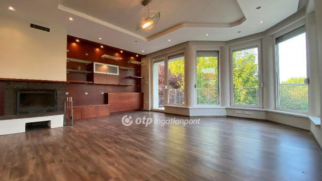 Eladó családi ház, Győrújbaráton 134.9 M Ft, 5+1 szobás