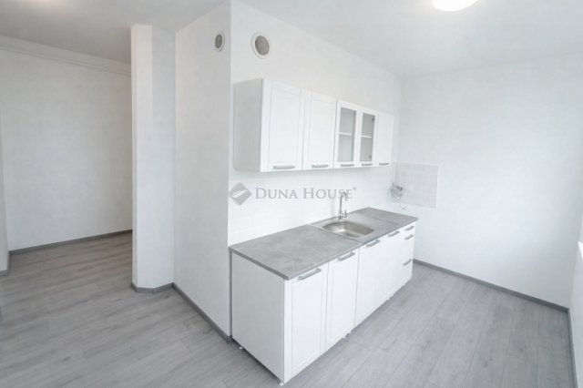 Eladó téglalakás, Kecskeméten 49.9 M Ft, 3 szobás