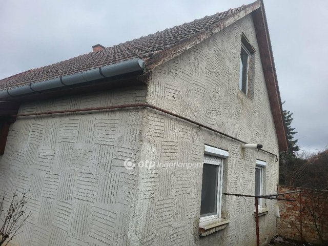 Eladó családi ház, Jászfényszarun 44.5 M Ft, 1+2 szobás