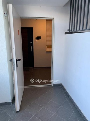 Eladó téglalakás, Debrecenben 59.9 M Ft, 1+1 szobás