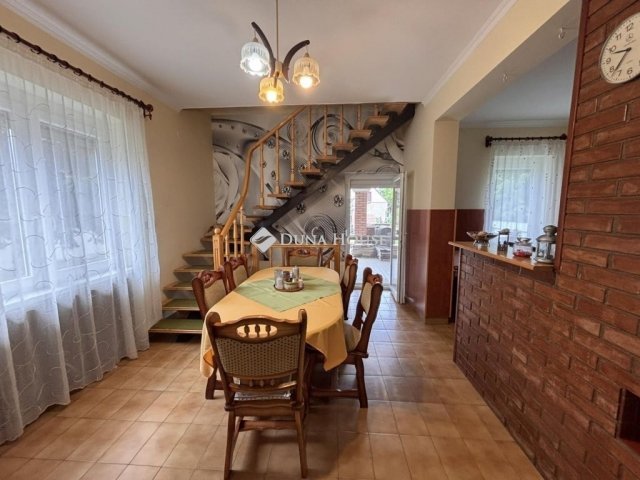 Eladó családi ház, Kecskeméten 99.9 M Ft, 4 szobás