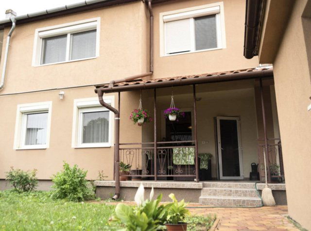 Eladó családi ház, Békéscsabán 96 M Ft, 5 szobás