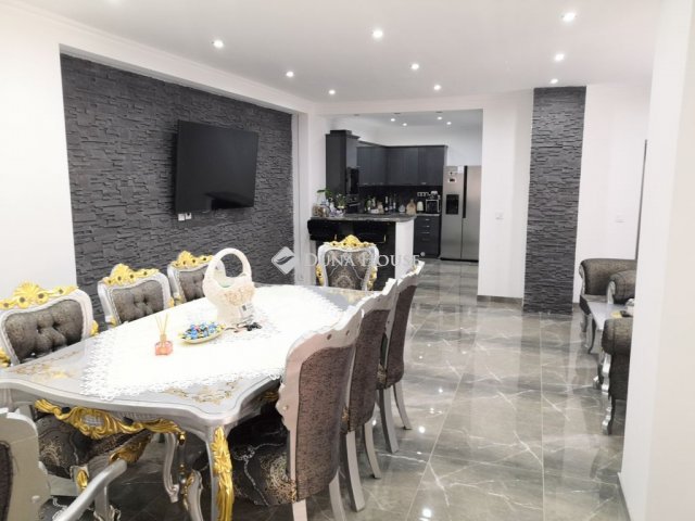 Eladó családi ház, Szabadszálláson 59.9 M Ft, 3 szobás