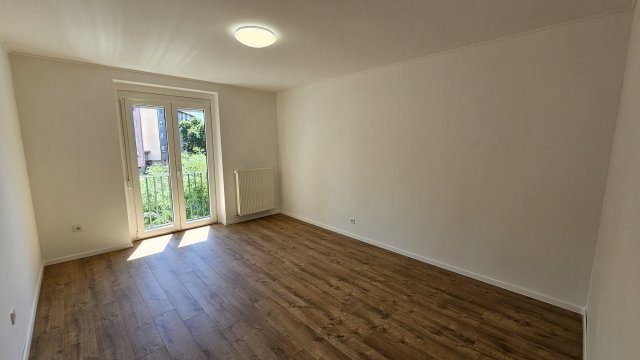 Eladó téglalakás, Komlón, Tompa Mihály utcában 29.9 M Ft