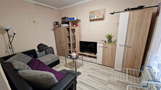 Eladó családi ház, Pécsett 65 M Ft, 5 szobás