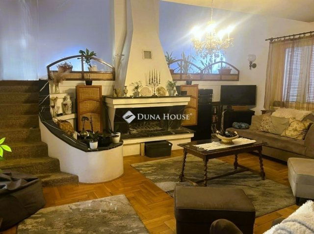 Eladó sorház, Kecskeméten 130 M Ft, 5 szobás