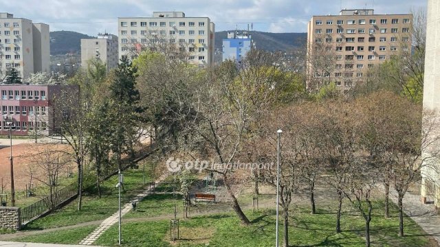 Eladó panellakás, Budapesten, III. kerületben 61.9 M Ft, 2 szobás