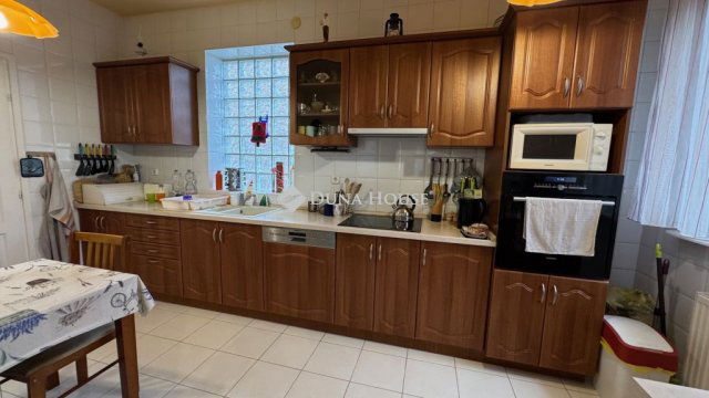 Eladó családi ház, Debrecenben 220 M Ft, 5 szobás