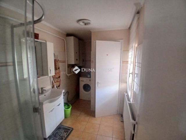 Kiadó családi ház, albérlet, Debrecenben 230 E Ft / hó