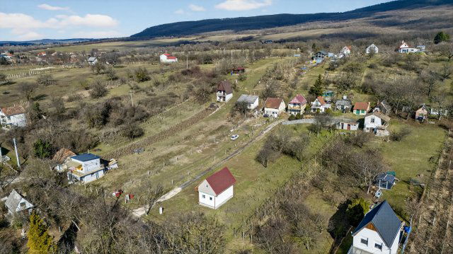 Eladó családi ház, Vértesszőlősön 37 M Ft, 1 szobás