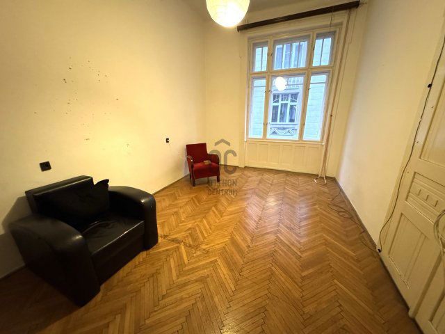 Eladó téglalakás, Budapesten, VIII. kerületben 130 M Ft