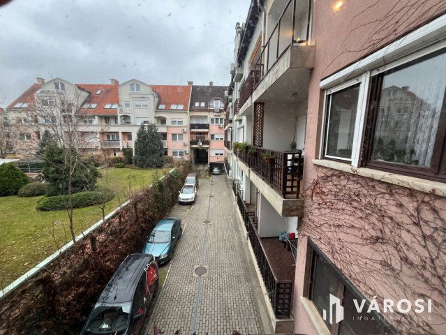 Eladó téglalakás, Debrecenben 115 M Ft, 4 szobás