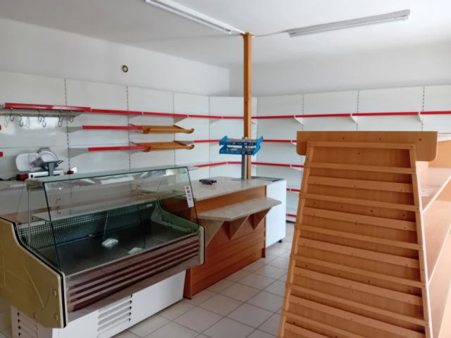 Eladó üzlethelyiség, Zalalövőn 38 M Ft, 6 szobás