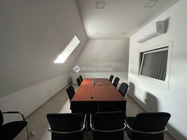 Eladó iroda, Dunaújvárosban 39.8 M Ft / költözzbe.hu