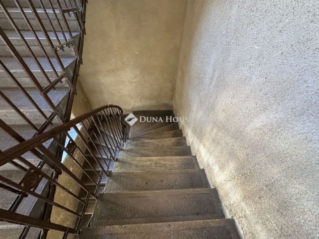 Eladó téglalakás, Budapesten, VIII. kerületben 44 M Ft, 1 szobás