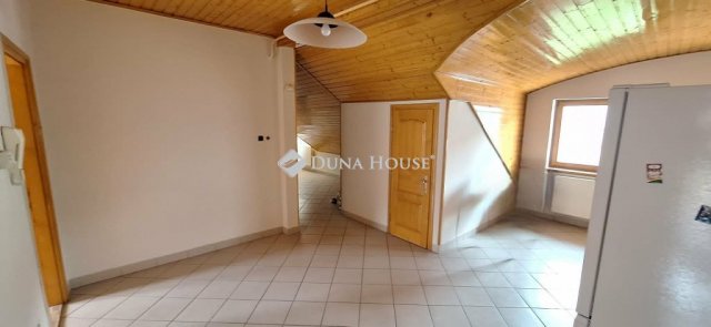 Eladó téglalakás, Pécsett, Mária utcában 77 M Ft, 4 szobás