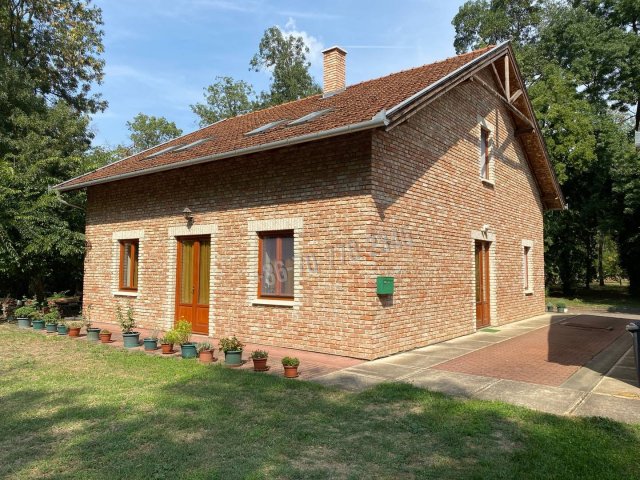 Eladó családi ház, Szabadkígyóson, Kastély utcában 105 M Ft