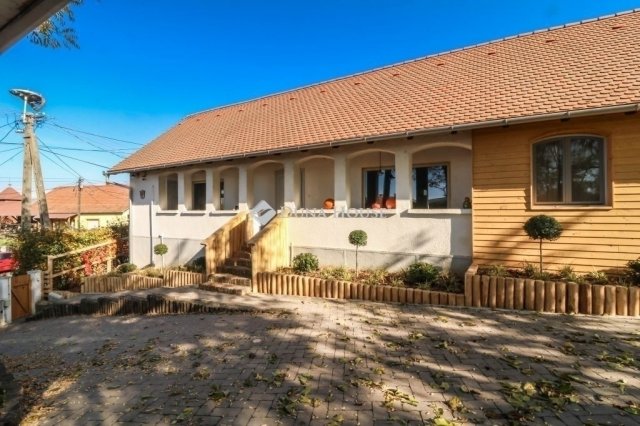 Eladó családi ház, Bogádon 145 M Ft, 4 szobás