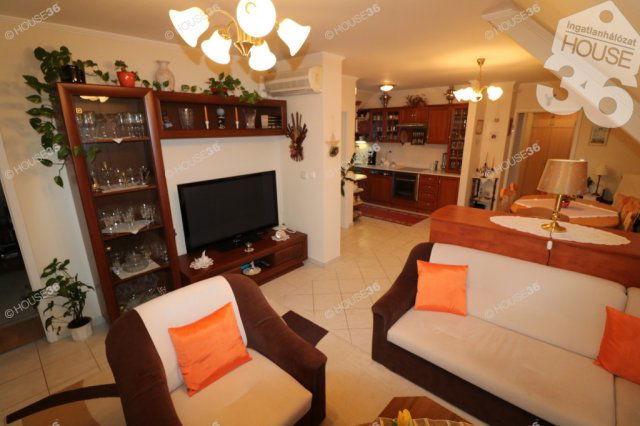 Eladó téglalakás, Kecskeméten 74.2 M Ft, 4 szobás