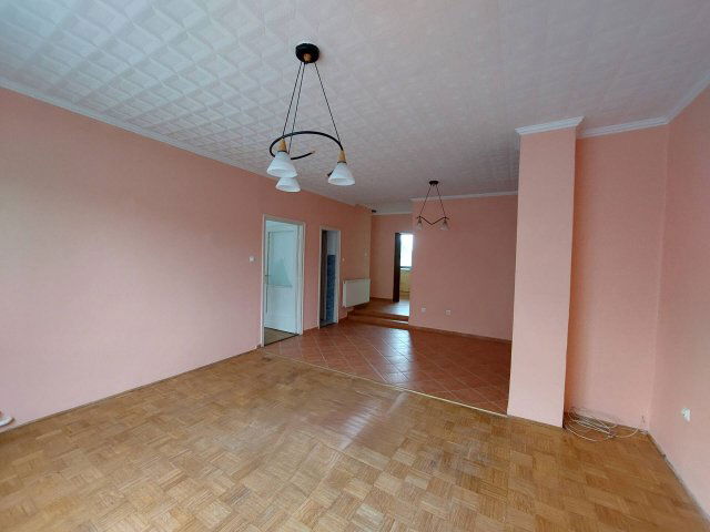 Kiadó családi ház, albérlet, Esztergomban 250 E Ft / hó