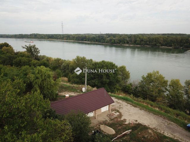 Eladó családi ház, Ercsiben 37.5 M Ft, 3 szobás
