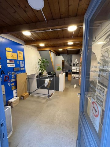 Kiadó üzlethelyiség, Budapesten, VI. kerületben, Izabella utcában