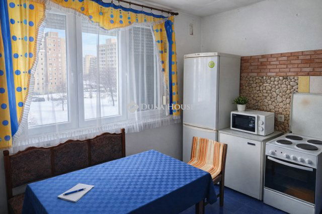 Eladó panellakás, Debrecenben 58.9 M Ft, 3 szobás