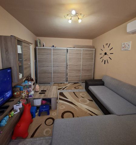 Eladó panellakás, Debrecenben, István úton 58.7 M Ft, 1+2 szobás