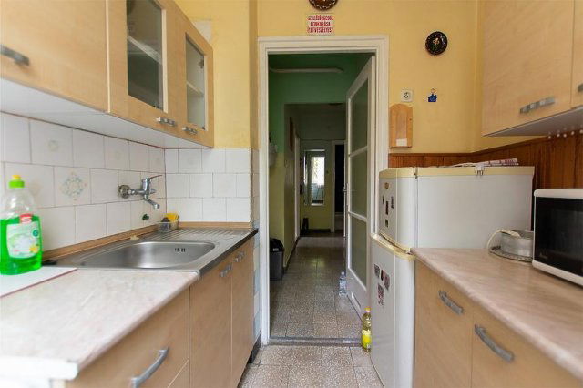 Eladó panellakás, Budapesten, XXI. kerületben, Szentmiklósi úton