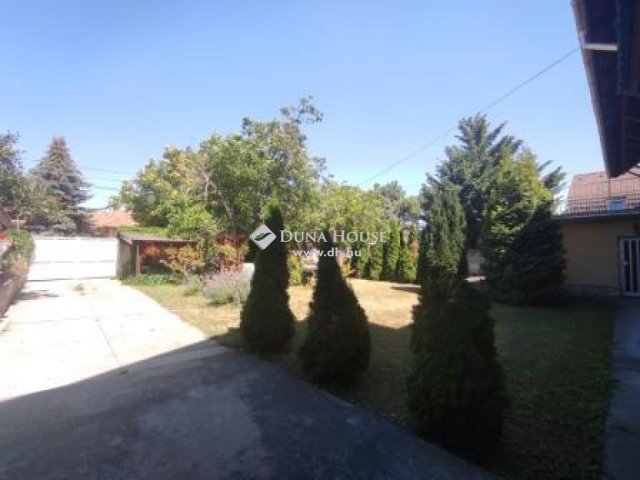 Eladó családi ház, Érden 320 M Ft, 8 szobás