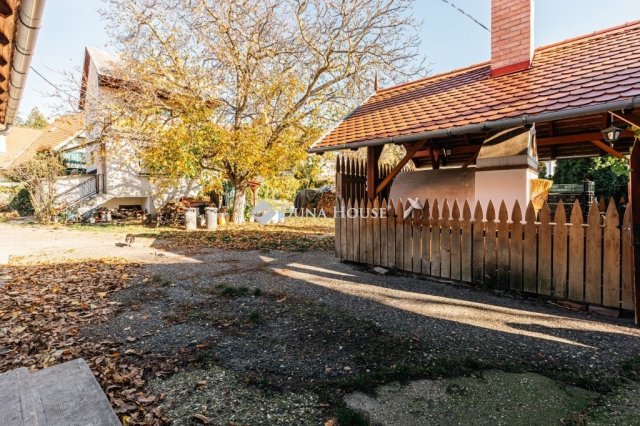 Eladó üzlethelyiség, Pilisszentkereszten 280 M Ft