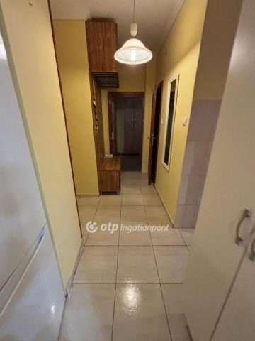 Eladó téglalakás, Miskolcon 33.9 M Ft, 2 szobás