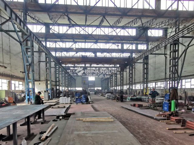 Eladó ipari ingatlan, Nyergesújfaluban 750 M Ft