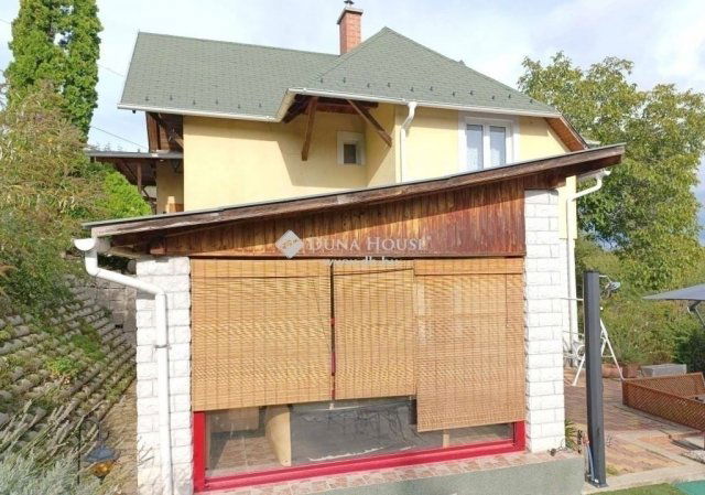 Eladó családi ház, Szentendrén 119.9 M Ft, 4 szobás