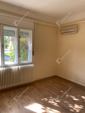 Eladó családi ház, Szegeden 79.5 M Ft, 2 szobás