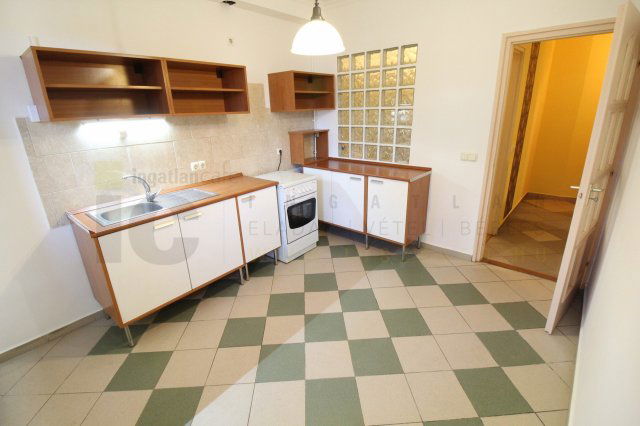Kiadó téglalakás, albérlet, Szegeden, Árvíz utcában, 2 szobás