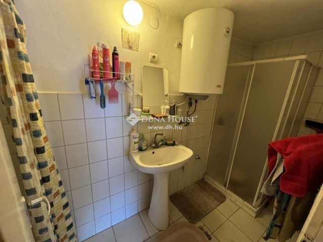 Eladó családi ház, Zámolyon 22 M Ft, 2 szobás