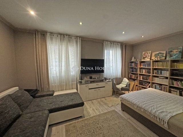 Eladó családi ház, Sárszentmihályon 155 M Ft, 6 szobás