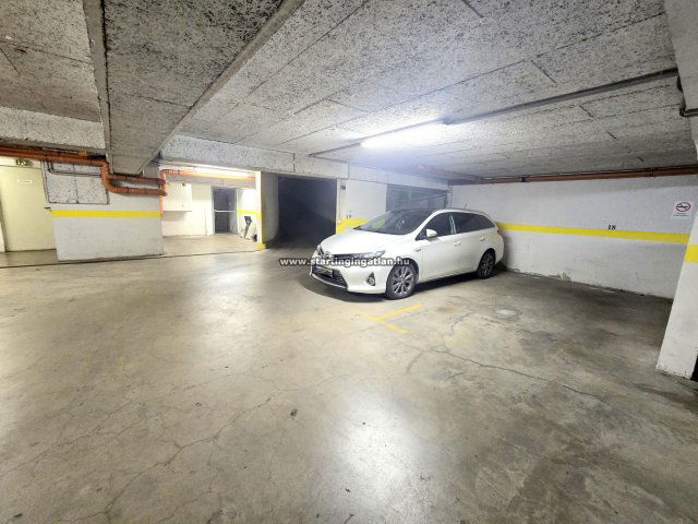 Eladó garázs, Budapesten, IX. kerületben, Angyal utcában 9.9 M Ft