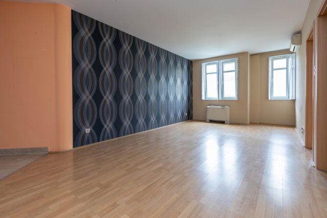 Eladó téglalakás, Zalaegerszegen 39.99 M Ft, 2 szobás