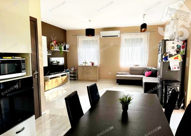 Eladó családi ház, Kecskeméten 95 M Ft, 4 szobás