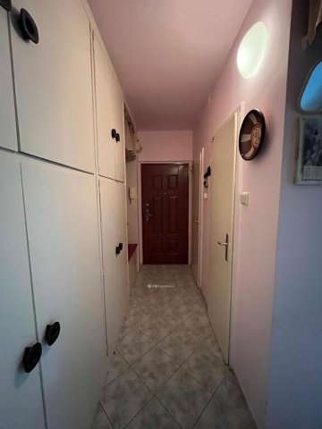 Eladó panellakás, Győrött 47.5 M Ft, 2+1 szobás