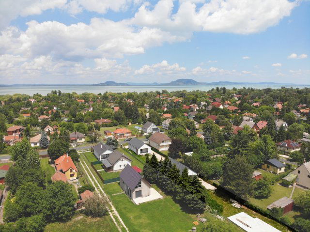 Eladó nyaraló, Balatonkeresztúron, Akácfa utcában 72 M Ft