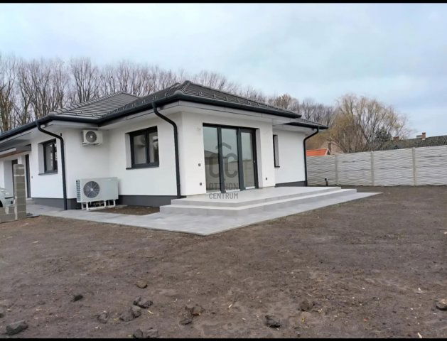 Eladó ikerház, Debrecenben 134.9 M Ft, 4 szobás