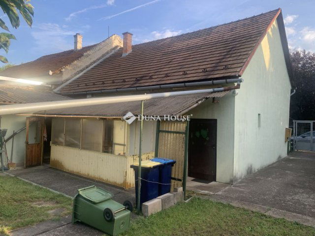 Eladó családi ház, Budapesten, XVIII. kerületben, Nimród utcában